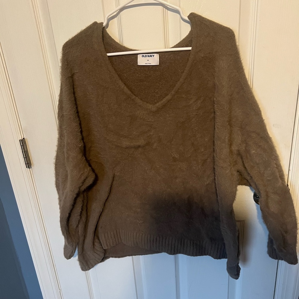 Old Navy Women's Cozy Eyelash V-Neck Sweater - Brown